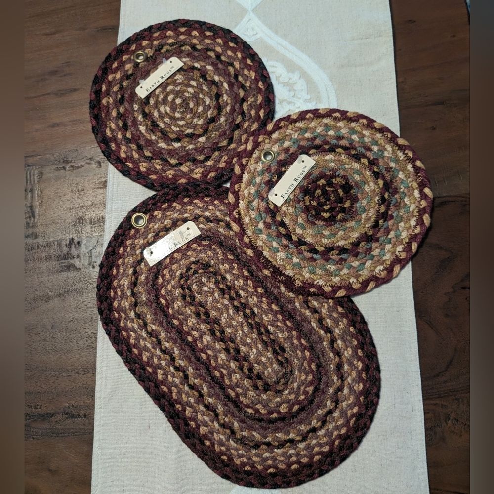 New With Tag, Earth Rugs, Braided Trivet/Wall Hangings Maroon and Natural